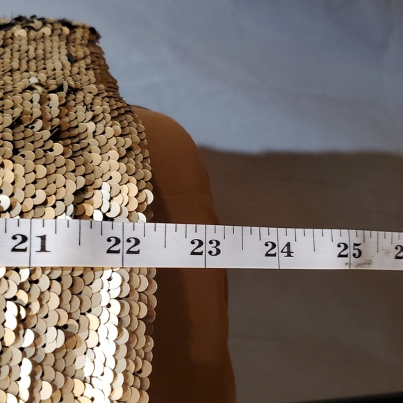Gap gold sequined heavy tank size m - Picture 6 of 11